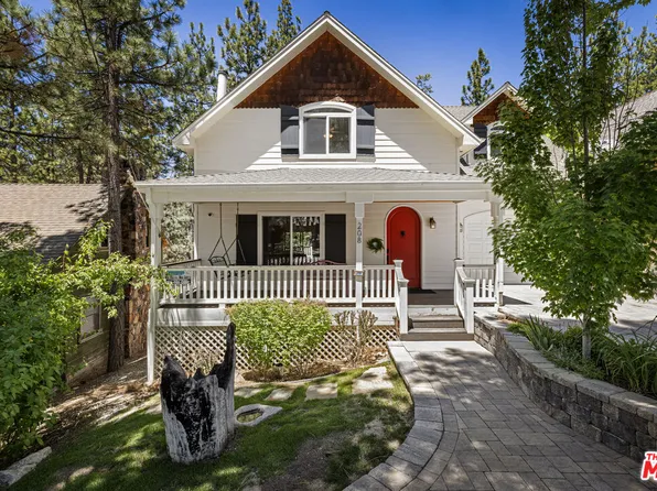 208 Knoll Rd, Big Bear Lake, CA 92315