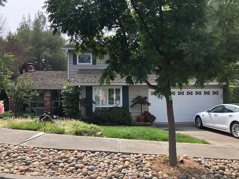 21960 Oaknoll Ct — Photo 1