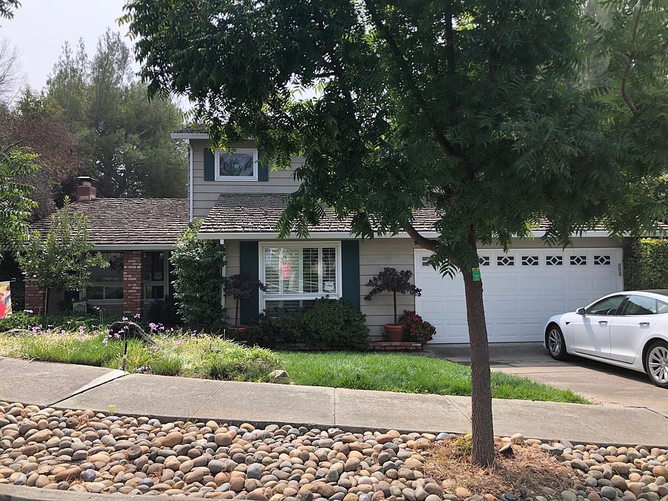 1st image of 21960 Oaknoll Ct