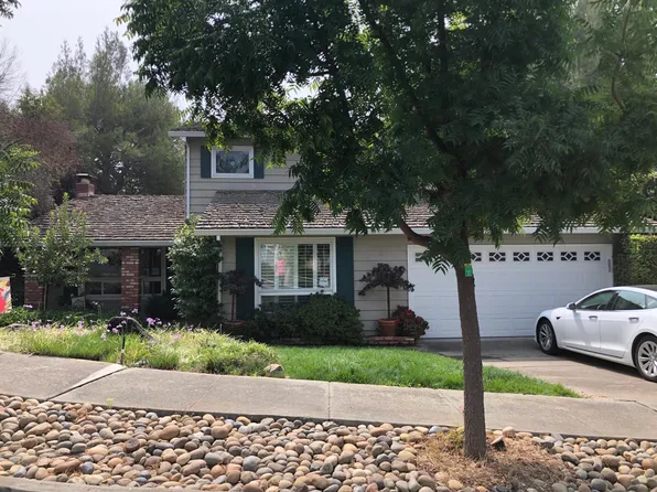 21960 Oaknoll Ct, Cupertino, CA 95014