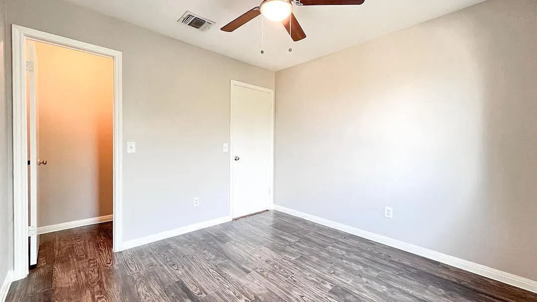 4 bed, 2.5 bath, 1795 sqft, $2,050 — Photo 4