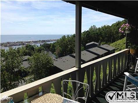 2nd image of 8 Twinlights Ct #H