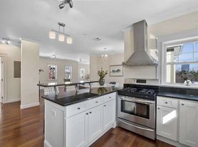 15 Millmont St, Roxbury, MA