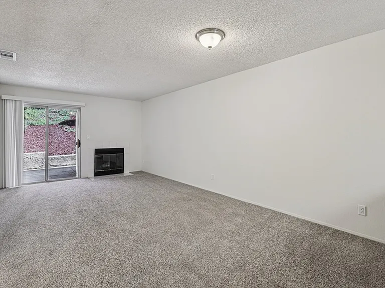 Non remodeled unit 4813