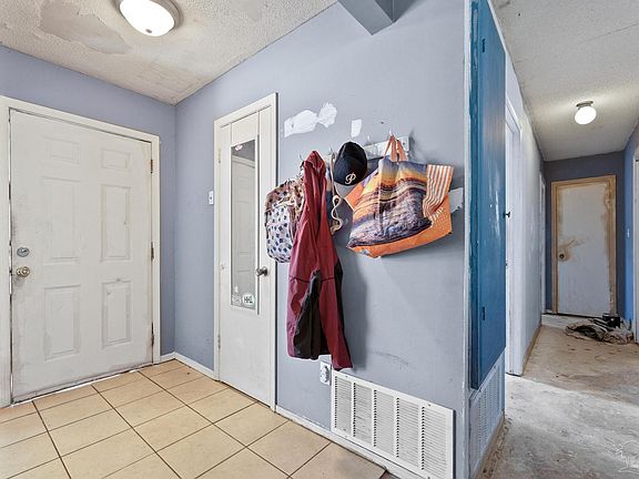 5th image of 4002 Nowlinbury Dr