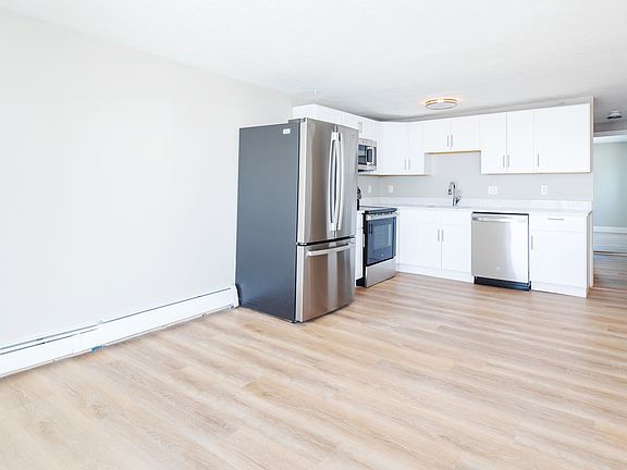 4th image of 487 Ocean Blvd #3