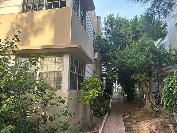 3rd image of 1309 Euclid Ave APT 8
