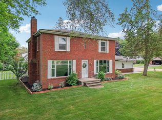 720 McKinley Rd, Chelsea, MI 48118