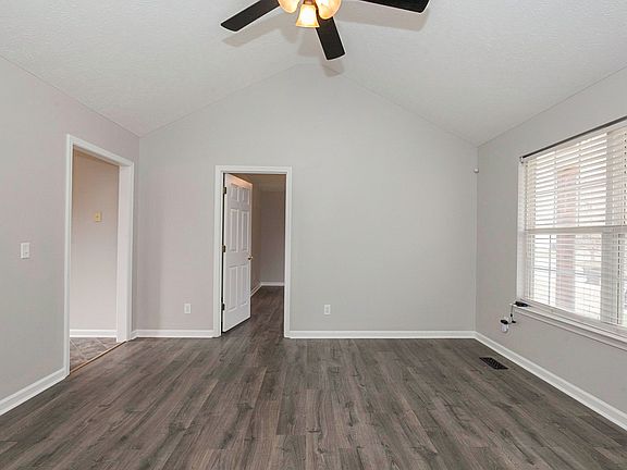 3rd image of 2514 Hillingdon Dr