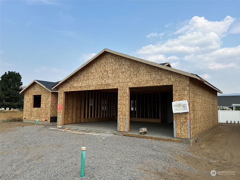 2nd image of 372 Emma Drive