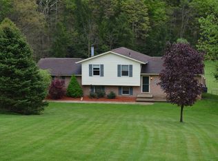 1222 Shepherds Valley Rd, New Manchester, WV 26056