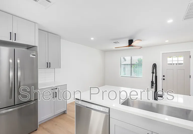 616 N 10th Ave #G — Photo 10
