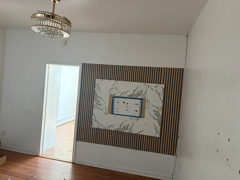 Avenue C — Photo 1