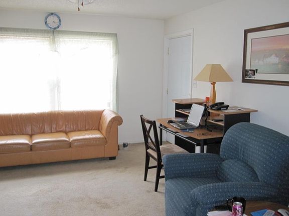 3rd image of 135 Saint Andrews Ct