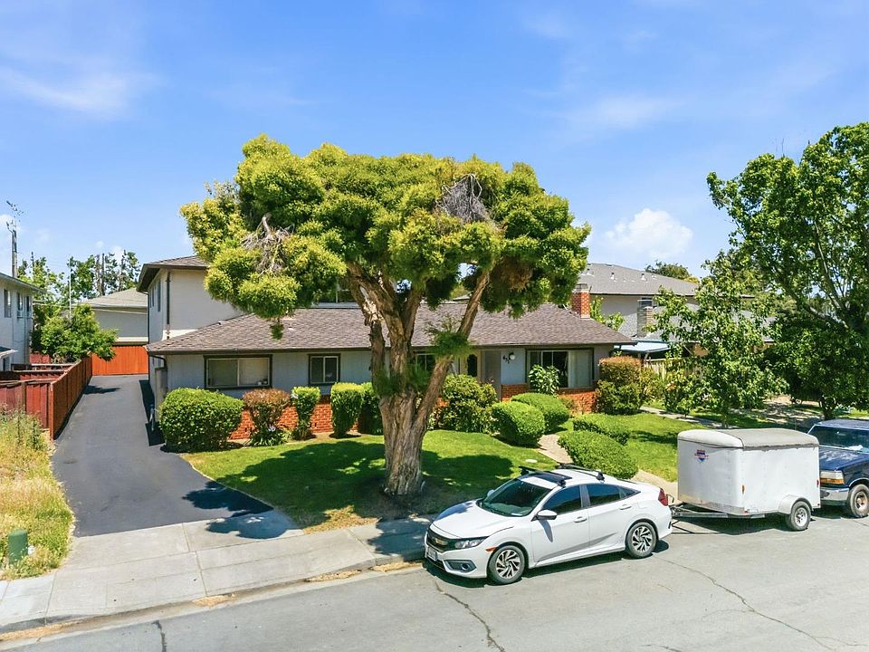 1st image of 651 Belladonna Ct