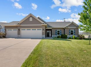 3550 Deckard Dr, Bettendorf, IA 52722