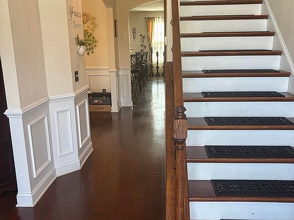 2nd image of 11 Grouse Ct