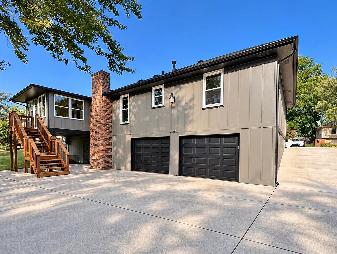 4 bed, 2792 sqft, $2,595 — Photo 2
