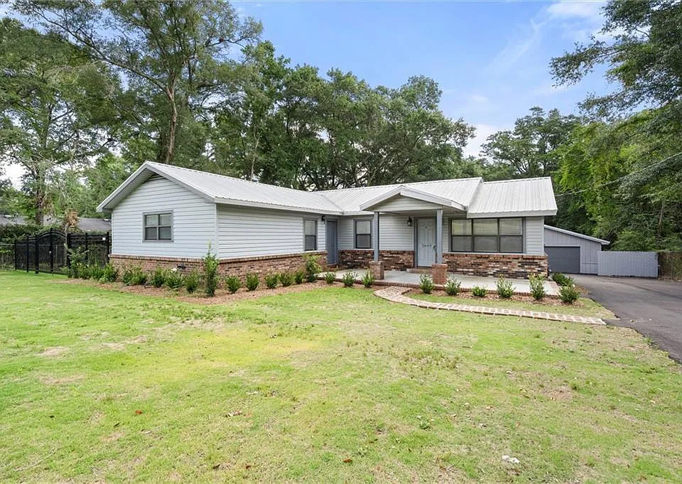 2609 Longleaf Dr