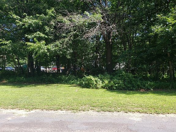 2nd image of 2535 134th Ln NE