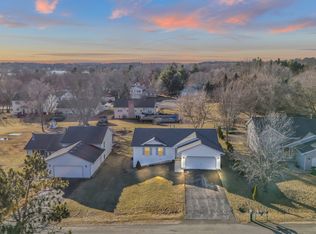 509 Bounty Dr NE, Poplar Grove, IL 61065