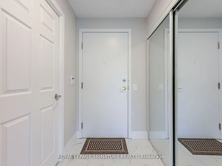 25 Kingsbridge Garden Cir #1126 — Photo 7
