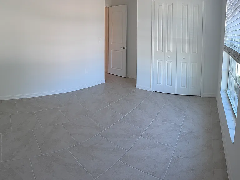 20207 Benton Ave — Photo 7