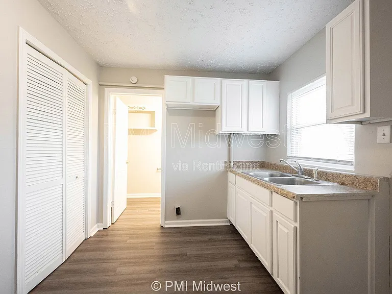 524 W 23rd St #2 — Photo 20