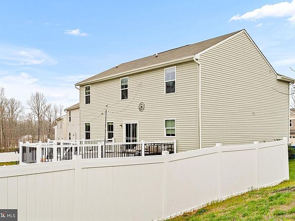 5th image of 14 Blue Spruce Way
