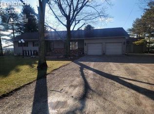 1069 Old State Rd N, Norwalk, OH 44857