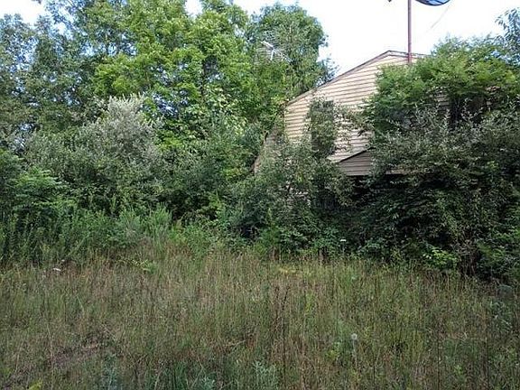 5th image of 188 Hidden Hollow Cir