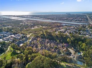 2046 Meadow View Ln, Costa Mesa, CA 92627