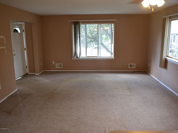 3rd image of 263 Wood Ave