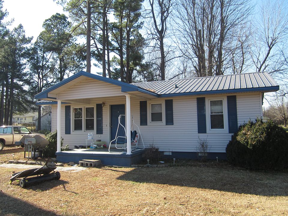 2nd image of 435 W Horseshoe Dr