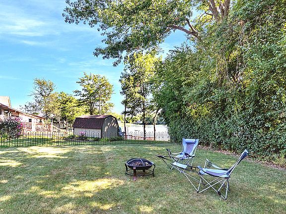 4th image of 2411 Heron Dr