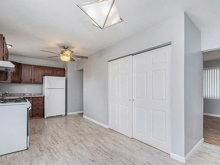 2404 Hummel Dr — Photo 9