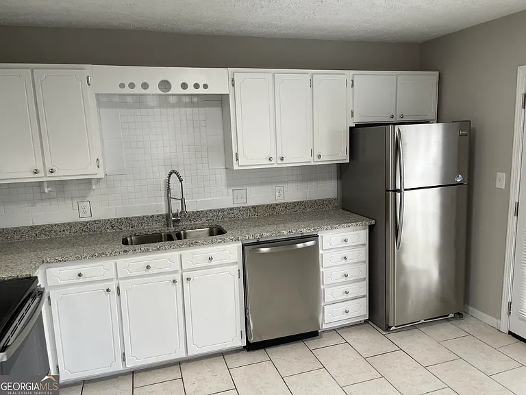 859 Park Pl NE #A — Photo 6