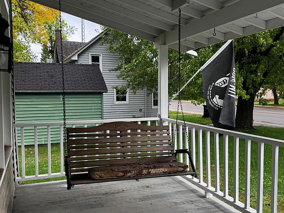 5th image of 321 Main St S