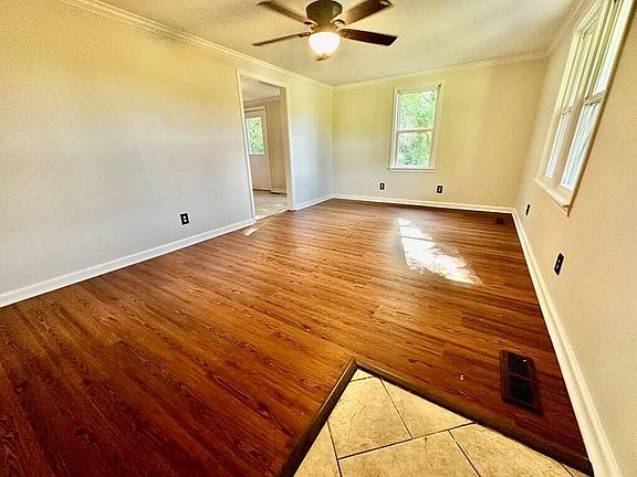 2nd image of 3405 Madisonville Rd