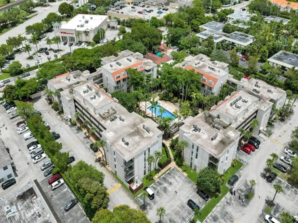 6900 N Kendall Dr APT A108, Pinecrest, FL 33156