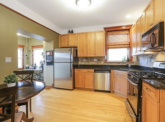 3rd image of 3649 N Wolcott Ave #1