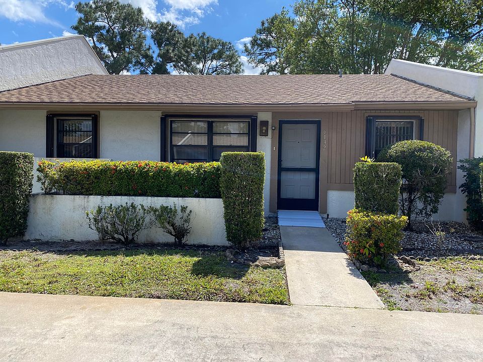 Home For Sale In VILLAGES OF WOODLAKE