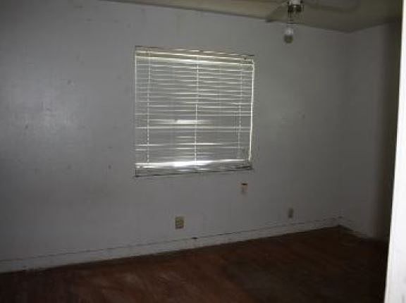 4th image of 3335 Ashwood Ln