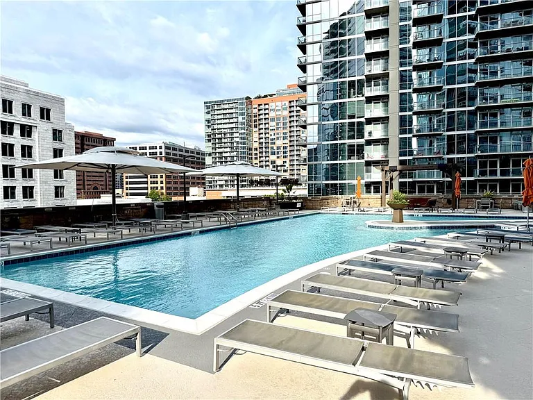 1080 Peachtree St NE #2110 — Photo 46