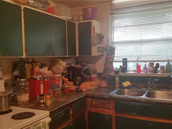 5th image of 414 Greenbay Ln