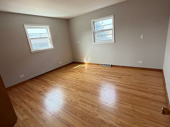 3rd image of 1836-1838 Lilac Ln