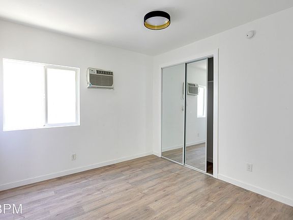 4th image of 959 N Vendome St #8722417