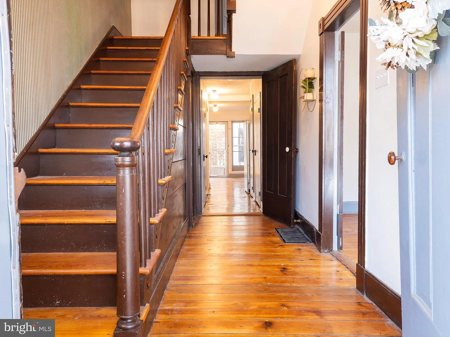 3 bed, 2.5 bath, 1992 sqft, $3,700 — Photo 4