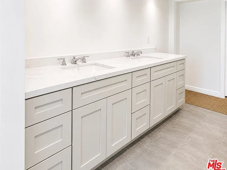 1394 Avenida De Cortez — Photo 3
