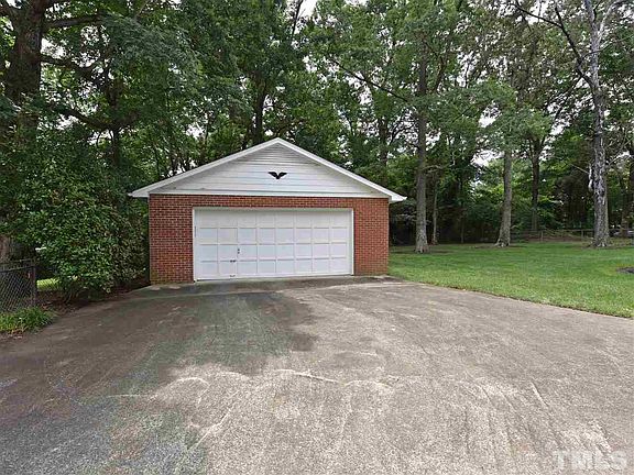 3rd image of 1901 Kirkwood Dr